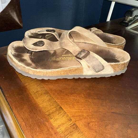 Women’s Birkenstock Thong Gizeh Sandal Tan Suede Size 40 Womens 9 Mens 7 - Picture 9 of 12